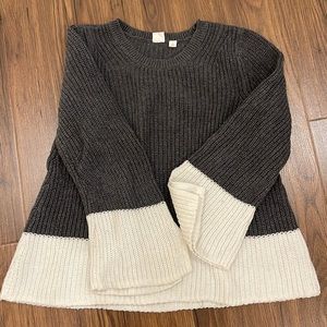 Gap sweater